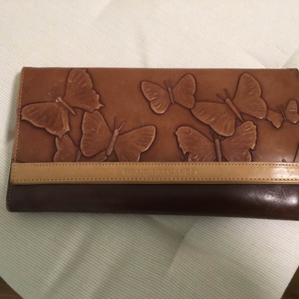 Mario Hernandez travel purse